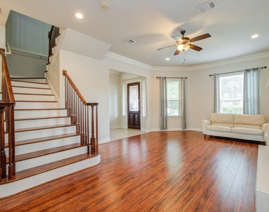 10205 Brooktree Drive - Photo Thumbnail 3