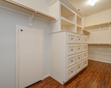 10205 Brooktree Drive - Photo Thumbnail 17
