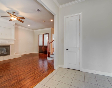 10205 Brooktree Drive - Photo Thumbnail 4