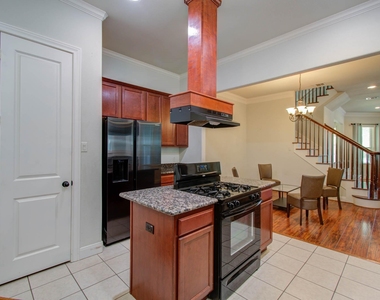 10205 Brooktree Drive - Photo Thumbnail 8