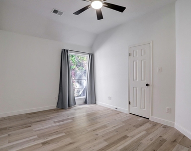 138 Summer Storm Place - Photo Thumbnail 17