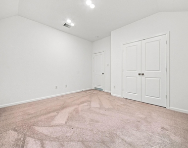 4926 Chester Lake Lane - Photo Thumbnail 20