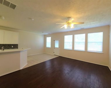 231 W Stedhill Loop - Photo Thumbnail 6