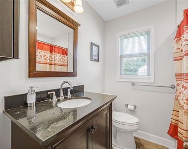 122 Village Circle West - Photo Thumbnail 13