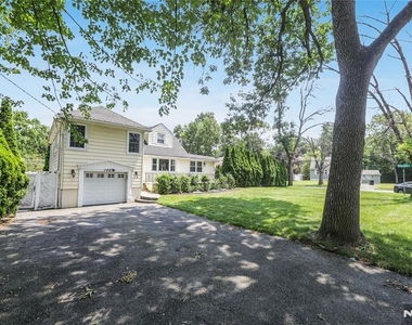 122 Village Circle West - Photo Thumbnail 17