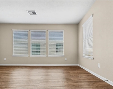 2606 Bammelwood Drive - Photo Thumbnail 7