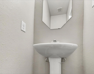 2606 Bammelwood Drive - Photo Thumbnail 6