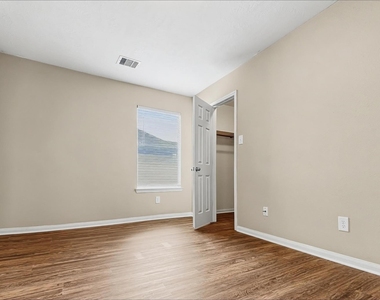 2606 Bammelwood Drive - Photo Thumbnail 12