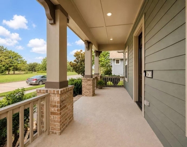 18410 Central Creek Drive Drive - Photo Thumbnail 5