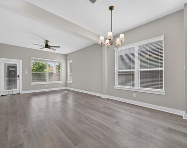 18410 Central Creek Drive Drive - Photo Thumbnail 13
