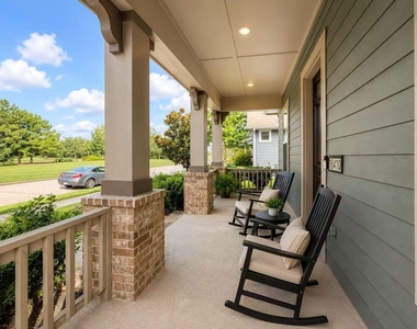 18410 Central Creek Drive Drive - Photo Thumbnail 4
