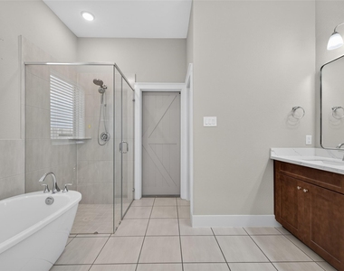 18410 Central Creek Drive Drive - Photo Thumbnail 22