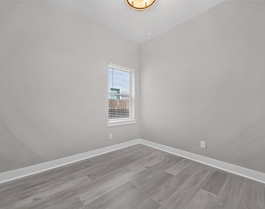 18410 Central Creek Drive Drive - Photo Thumbnail 29
