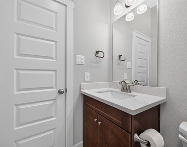 18410 Central Creek Drive Drive - Photo Thumbnail 27