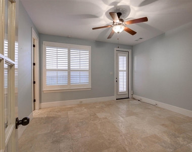 1809 W 24th Street - Photo Thumbnail 4