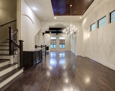 1809 W 24th Street - Photo Thumbnail 7