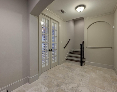 1809 W 24th Street - Photo Thumbnail 2