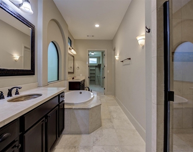 1809 W 24th Street - Photo Thumbnail 16