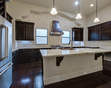 1809 W 24th Street - Photo Thumbnail 8
