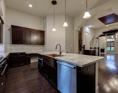 1809 W 24th Street - Photo Thumbnail 10