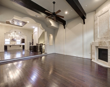 1809 W 24th Street - Photo Thumbnail 5