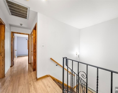 140 Allwood - Photo Thumbnail 18