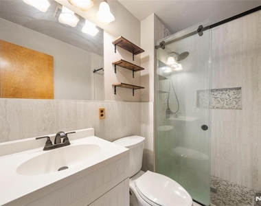 140 Allwood - Photo Thumbnail 21