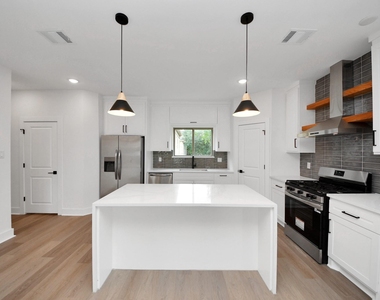 5630 Dolores Street - Photo Thumbnail 14