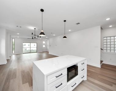 5630 Dolores Street - Photo Thumbnail 16