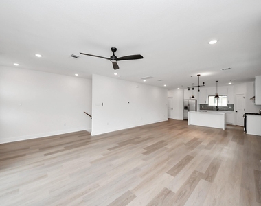5630 Dolores Street - Photo Thumbnail 10