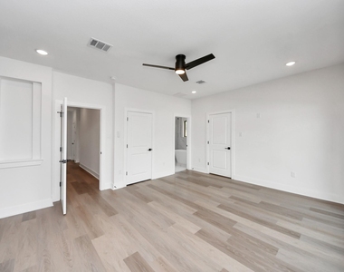 5630 Dolores Street - Photo Thumbnail 19