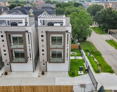 5630 Dolores Street - Photo Thumbnail 2