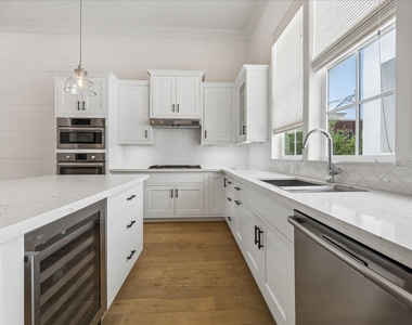2314 Hutchins Street - Photo Thumbnail 8