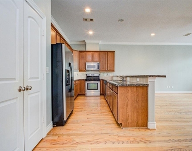 1507 Paige Street - Photo Thumbnail 14