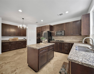 7 Churchdale Place - Photo Thumbnail 15
