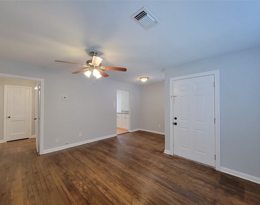 12422 Mylla Street - Photo Thumbnail 3