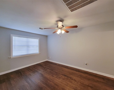 12422 Mylla Street - Photo Thumbnail 4