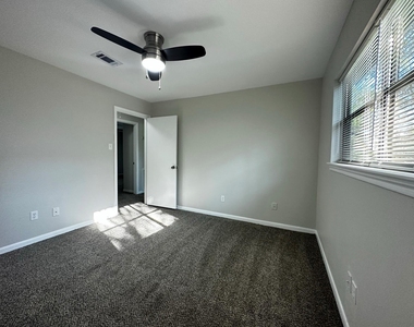 11106 Ellwood Street - Photo Thumbnail 11