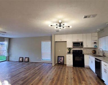 14419 Cypress Leaf Drive - Photo Thumbnail 16