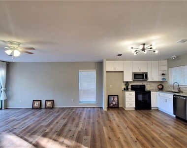 14419 Cypress Leaf Drive - Photo Thumbnail 13