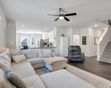 8426 Moonlight Bay Circle - Photo Thumbnail 11