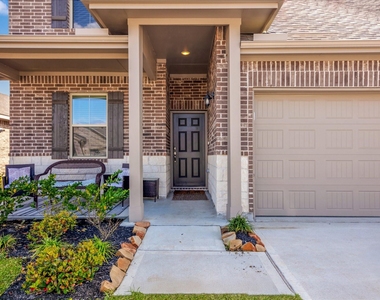 8426 Moonlight Bay Circle - Photo Thumbnail 3
