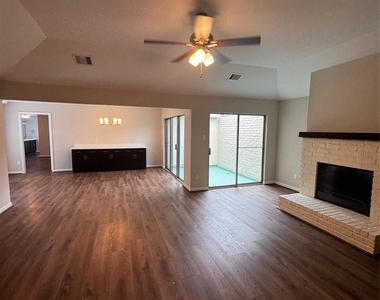 8807 Belle Glen Drive - Photo Thumbnail 15