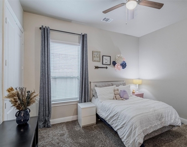 10923 Texas Rose Drive - Photo Thumbnail 13