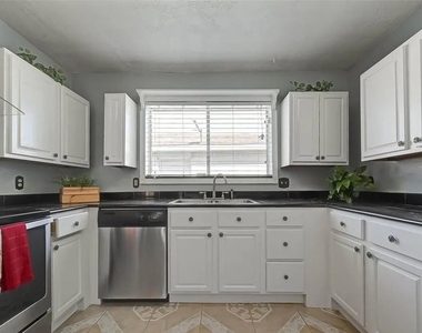 10431 Odessa Drive - Photo Thumbnail 15