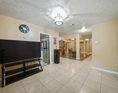 10431 Odessa Drive - Photo Thumbnail 13