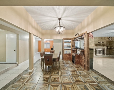 10431 Odessa Drive - Photo Thumbnail 4
