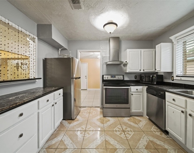 10431 Odessa Drive - Photo Thumbnail 14