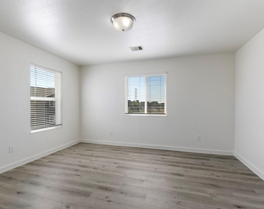 21155 Gosling Road - Photo Thumbnail 15