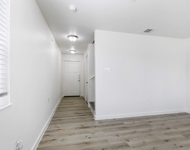 21155 Gosling Road - Photo Thumbnail 6